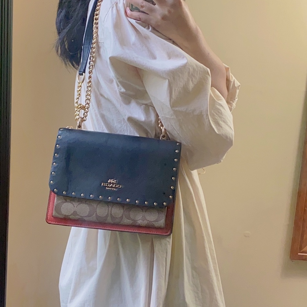 Coach Klare Crossbody In Signature Canvas With Rivets - Picture 11 of 11